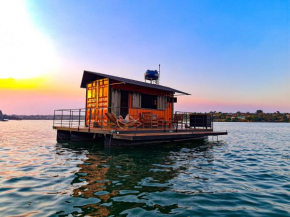 House Boat 